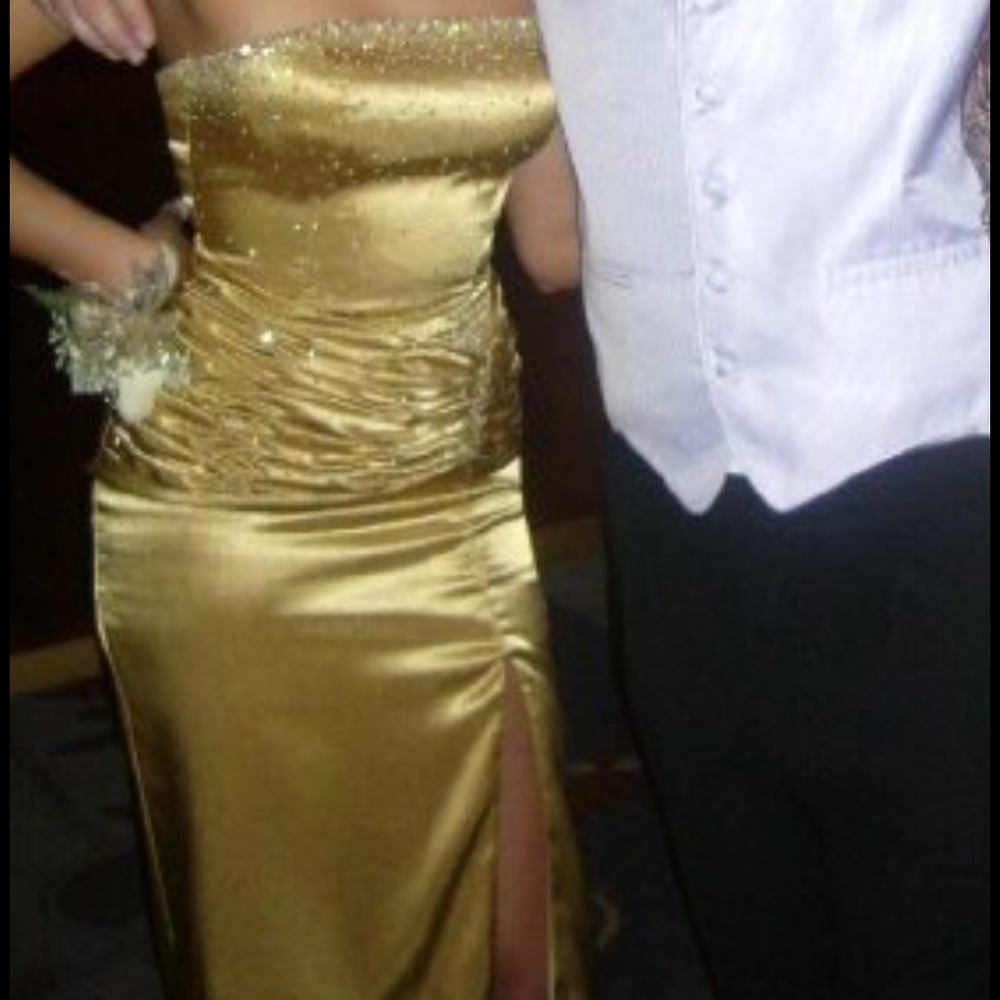 Gold strapless prom dress (long)