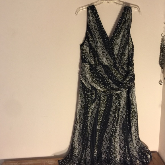 Floaty black and white dress - Picture 1 of 2