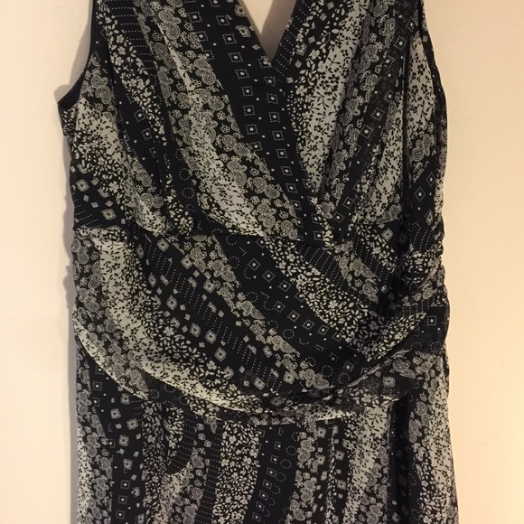 Floaty black and white dress - Picture 2 of 2