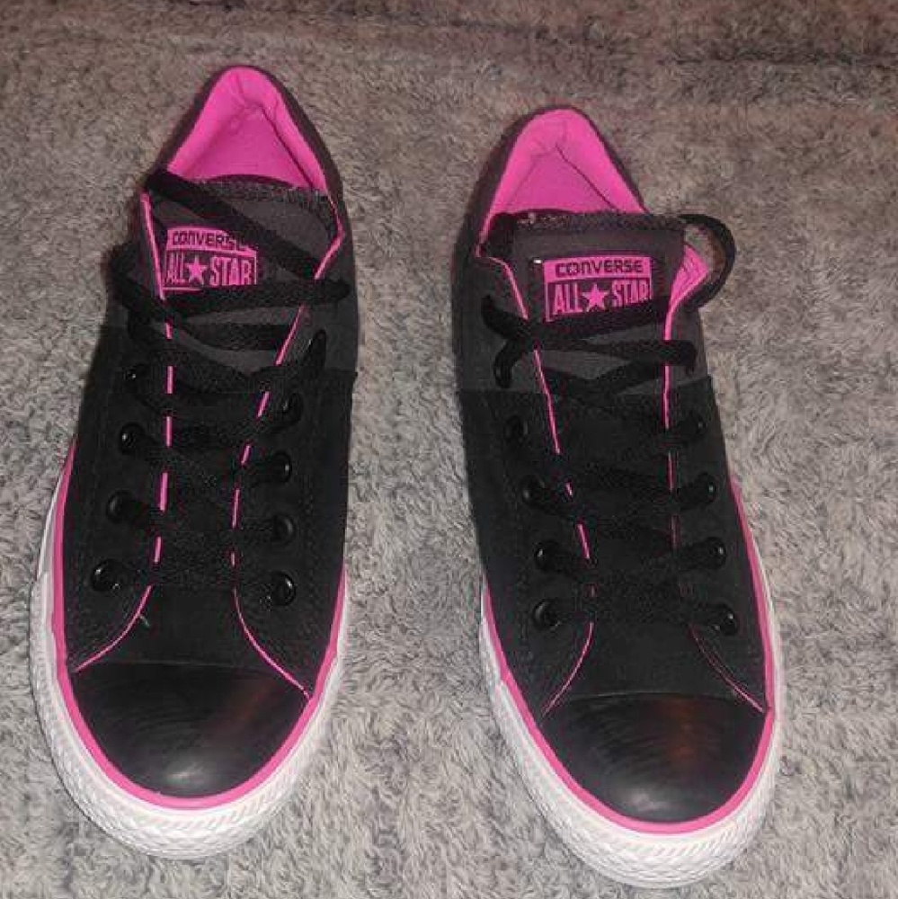 Women's brand new converse