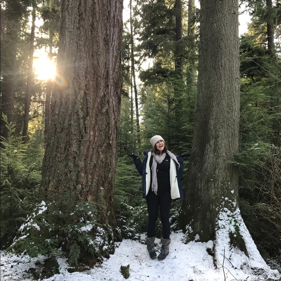 Meet your Posher, Anissa - Picture 1 of 1