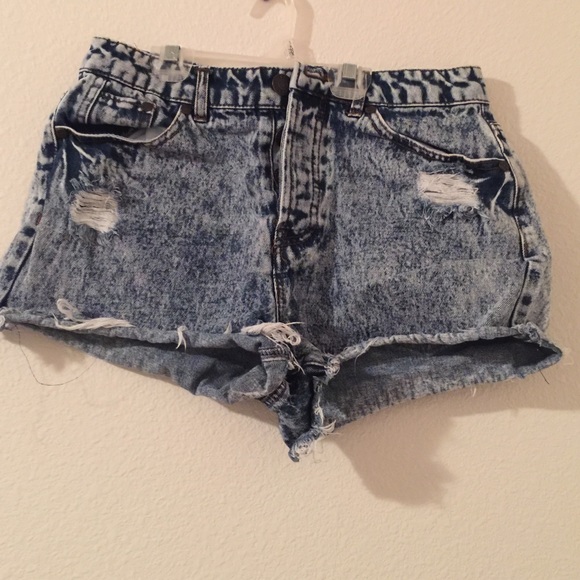 Woman's shorts - Picture 1 of 2