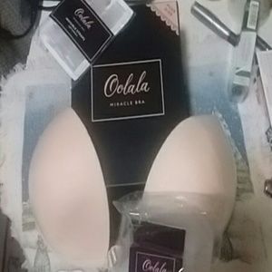 NIB STRAPLESS ADHESIVE MIRACLE BRA
