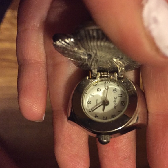 Flower, clock ring - Picture 2 of 2