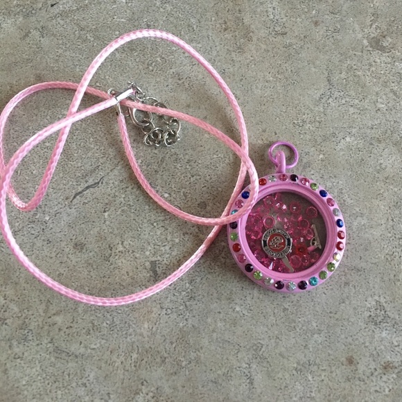 Floating Magnetic Locket - Picture 2 of 5