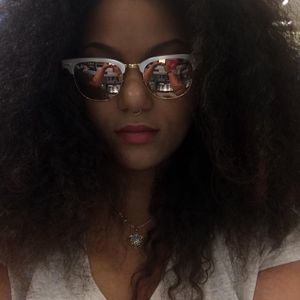 Meet your Posher, Lateisha