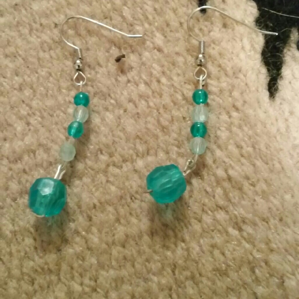 Earrings - Picture 2 of 4