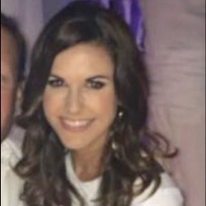 Meet your Posher, Dina