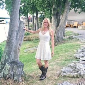 Meet your Posher, Elayna