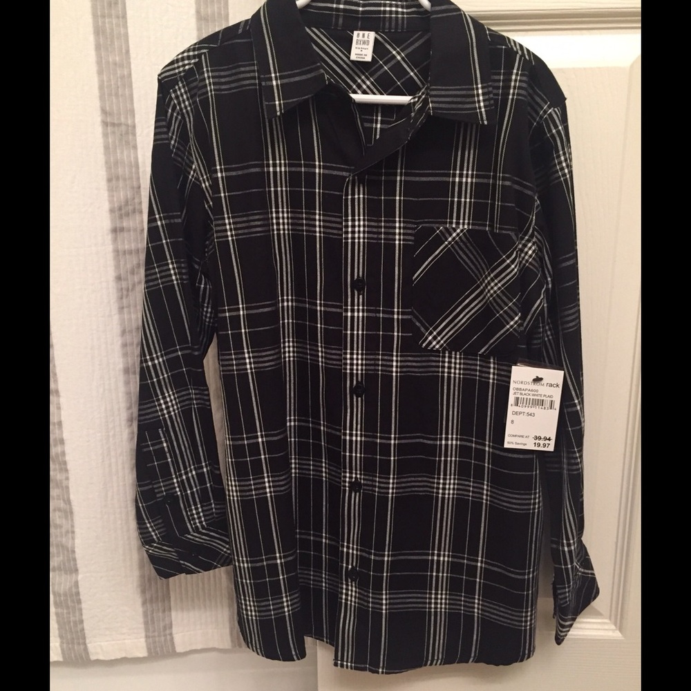 Boys size 8 black & white dress shirt new w/tags!