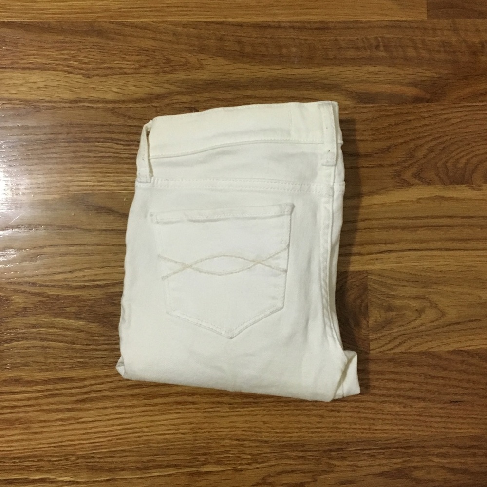 Abercrombie white jeans - Picture 3 of 3