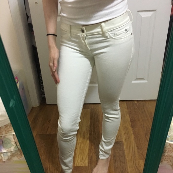 Abercrombie white jeans - Picture 2 of 3