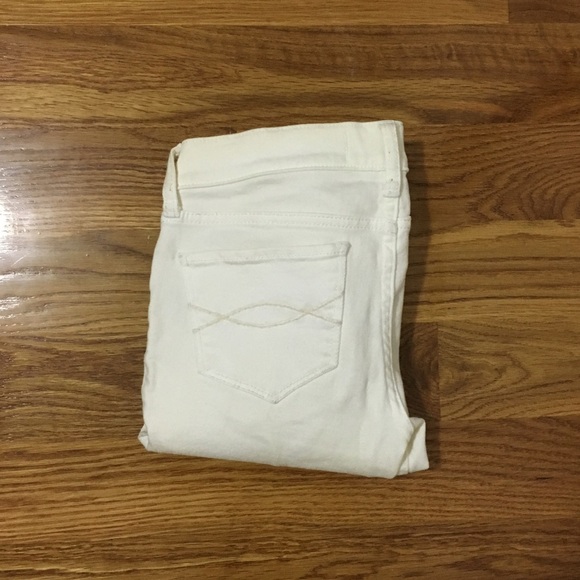 Abercrombie white jeans - Picture 3 of 3