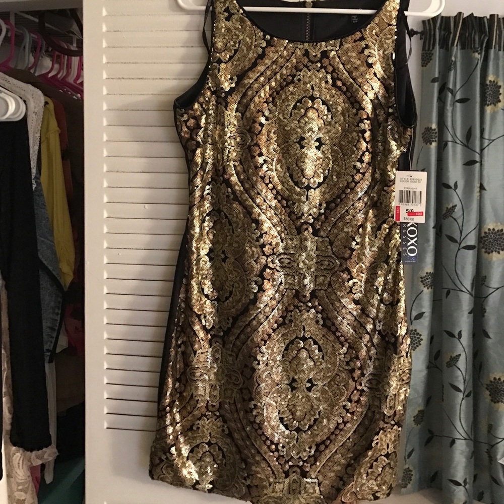 Cute party girl dress  great for a night out🍾