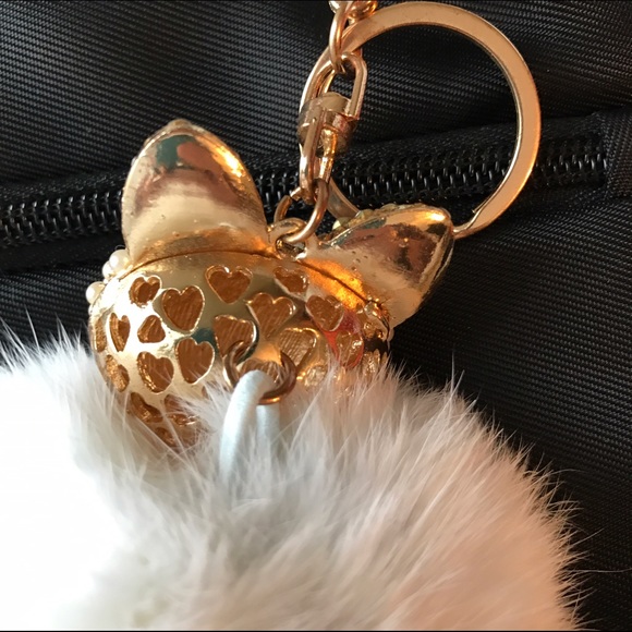 White Fox Head Fur Ball Bag Charm Key Chain - Picture 4 of 4