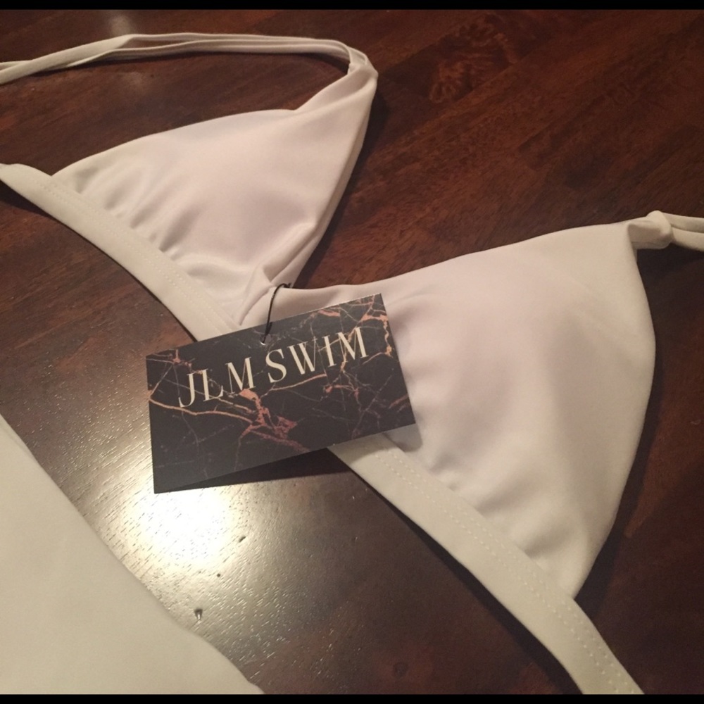 • White Minimalist Bikini • - Picture 6 of 8