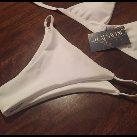 • White Minimalist Bikini • - Picture 7 of 8