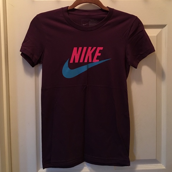 Nike Tee-Purple w/neon pink/blue logo-Size Small - Picture 1 of 1