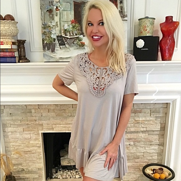 Last one oversized crochet ruffle dress w/pockets! - Picture 2 of 4