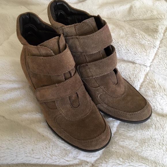 🤑Sale🤑Brown Suede Aerosole Wedge Booties with Velcro Straps - Picture 1 of 8