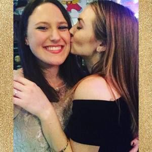 Meet your Posher, Hallie