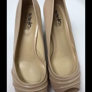 Coach pumps