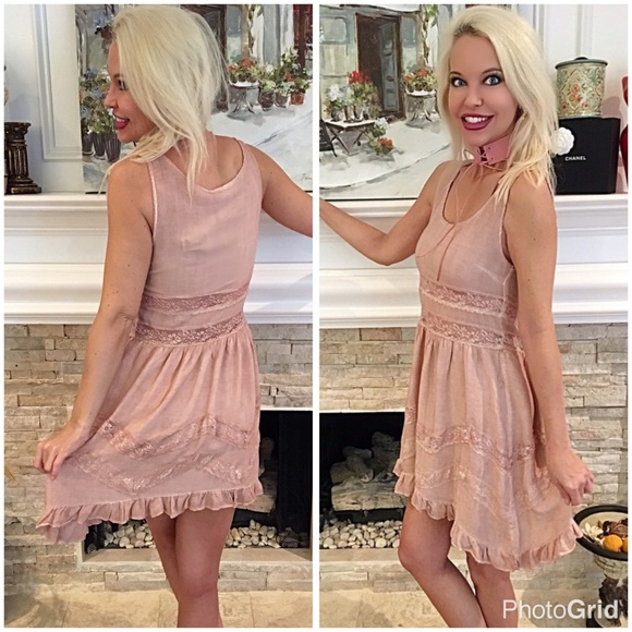 Stunning blush lace detail dress! 🌸 - Picture 2 of 2