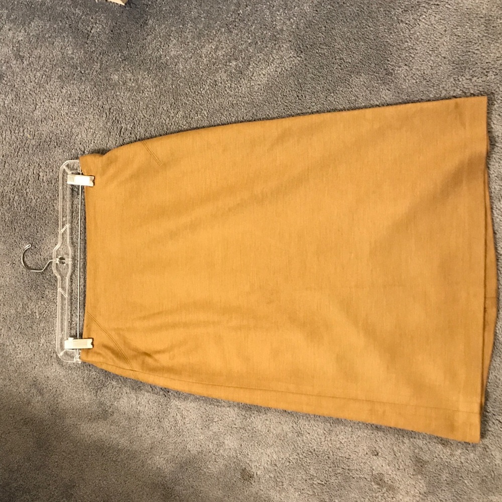 BCBG woman's skirt