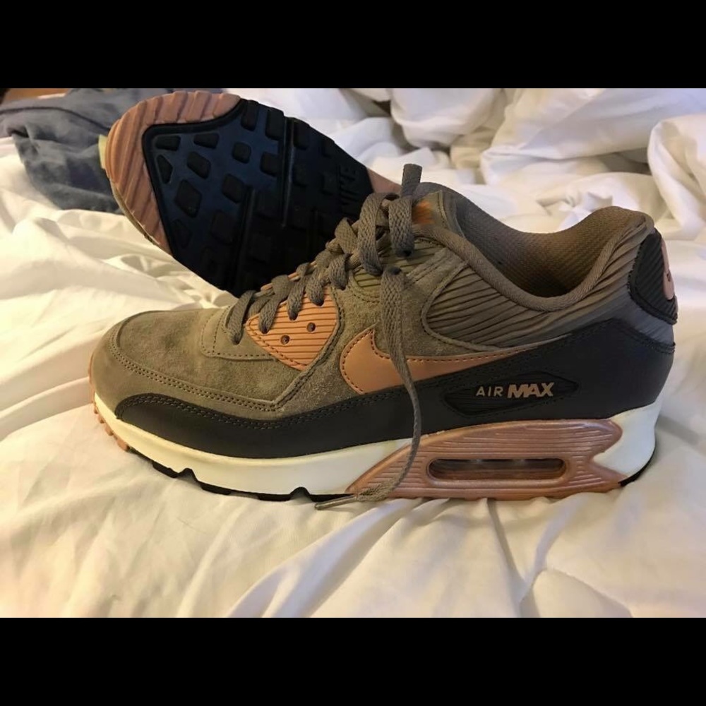 Nike Air Max women's wore once