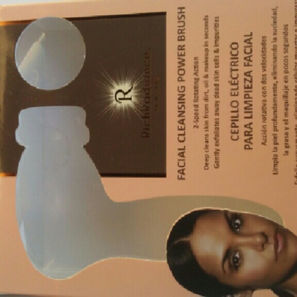 Free with 20.00 purchase - Picture 2 of 3