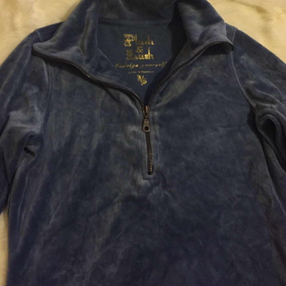 Plush & Lush pullover - Picture 3 of 4