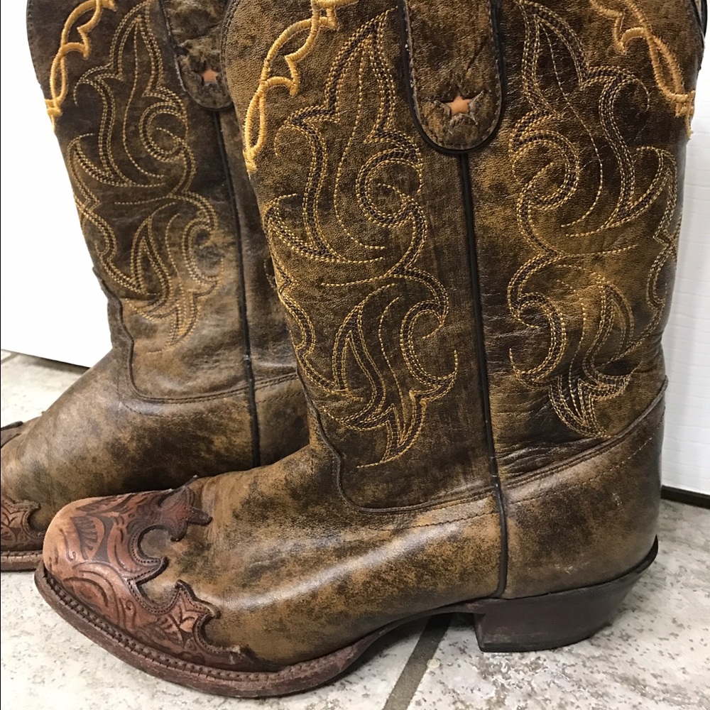 Women's cowboy boots