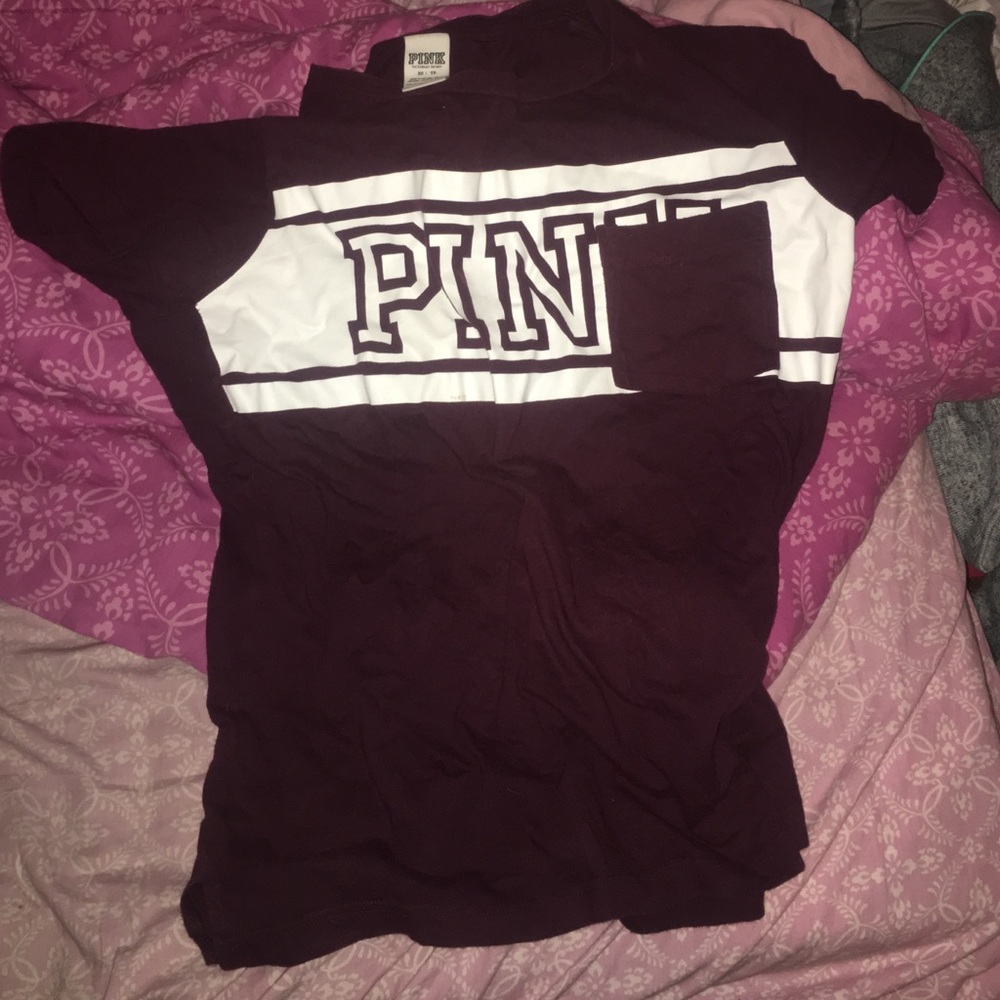 VS pink short sleeve shirt