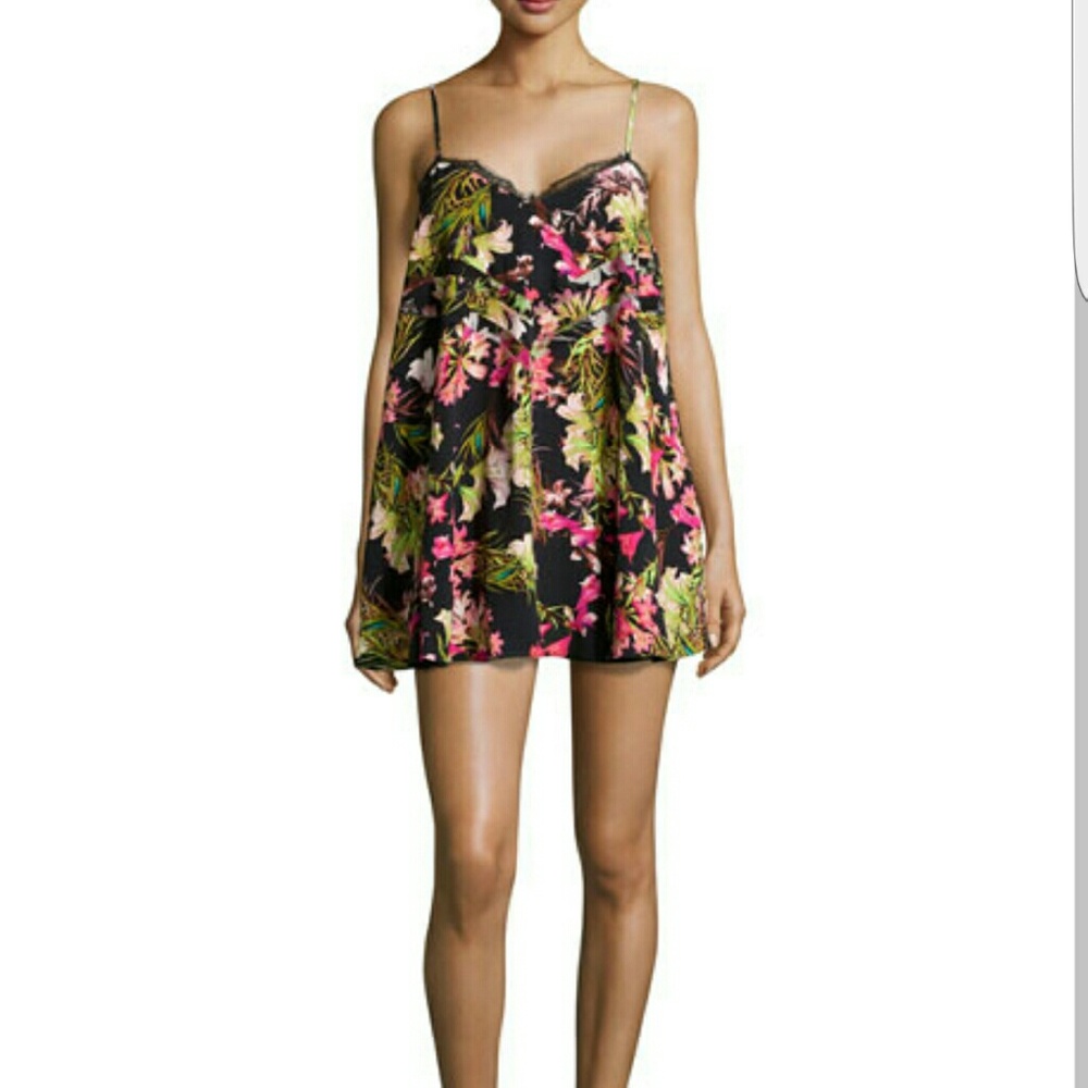 New Lovers +Friends Women's Sleeveless Lace Dress/cover up - Picture 2 of 3