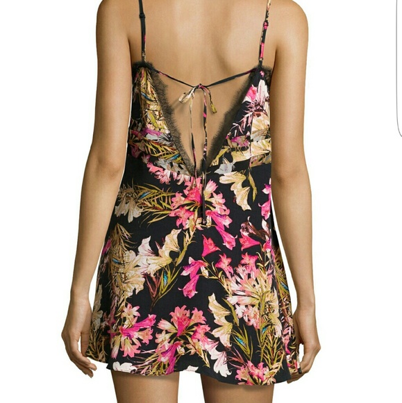 New Lovers +Friends Women's Sleeveless Lace Dress/cover up - Picture 2 of 3