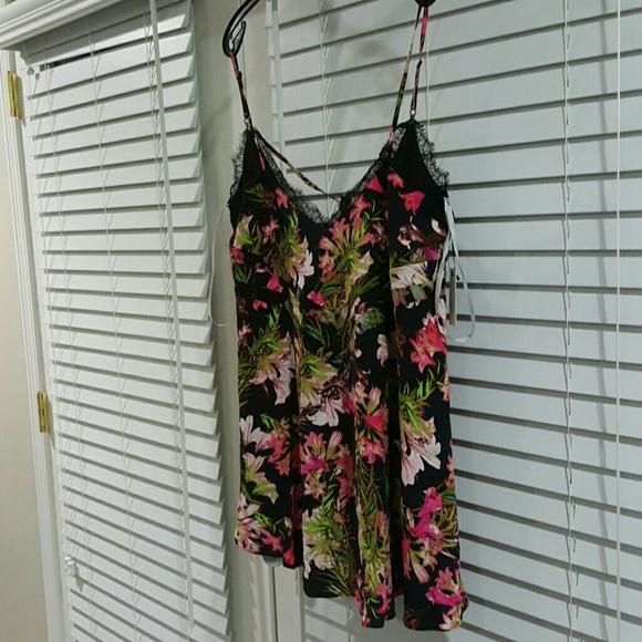 New Lovers +Friends Women's Sleeveless Lace Dress/cover up - Picture 3 of 3