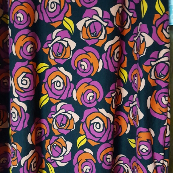 *SOLD*🦄 UNICORN LuLaRoe Julia Disney roses 🌹 - Picture 2 of 4
