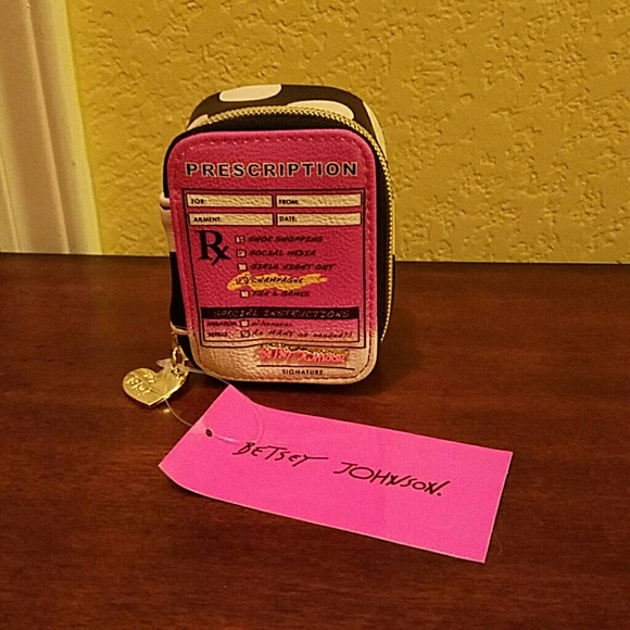 Betsey Johnson Pill Case - Picture 1 of 4