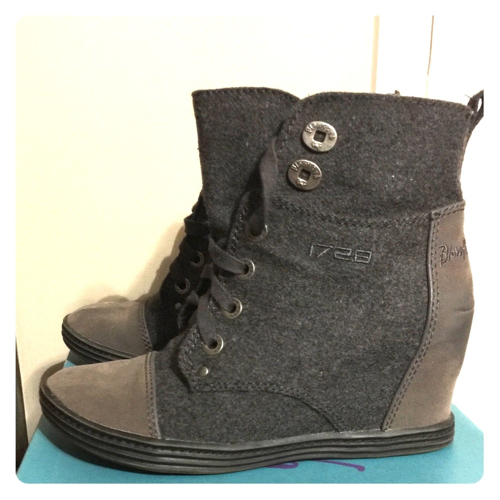 🛑🛑 SOLD🛑🛑 Comfortable & Stylish Wedges