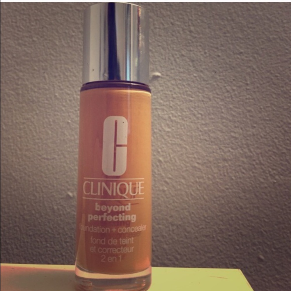 Clinique Beyond Perfecting Foundation + Concelear