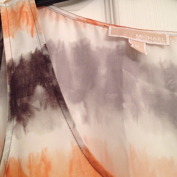 FINAL SALE✅!!😍😍MICHAEL KORS SILK-FEEL BLOUSE - Picture 2 of 2