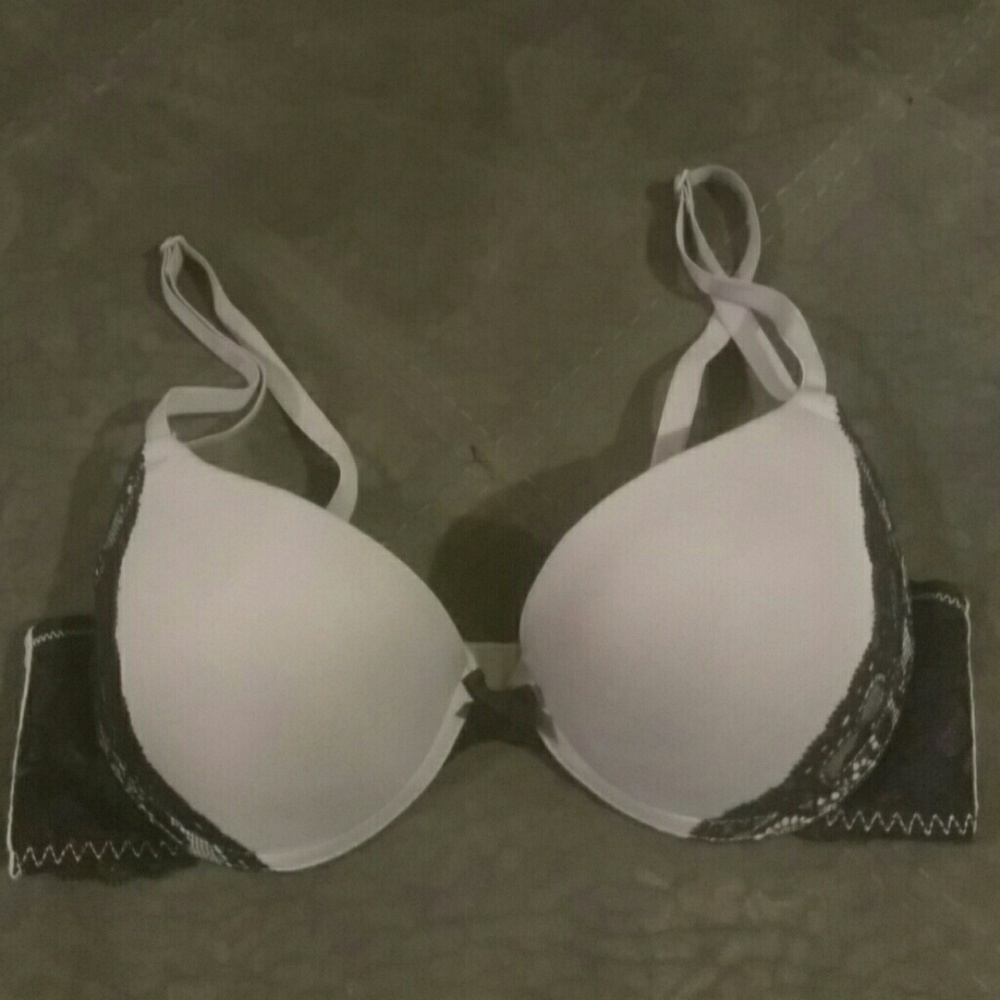 Lacey bra