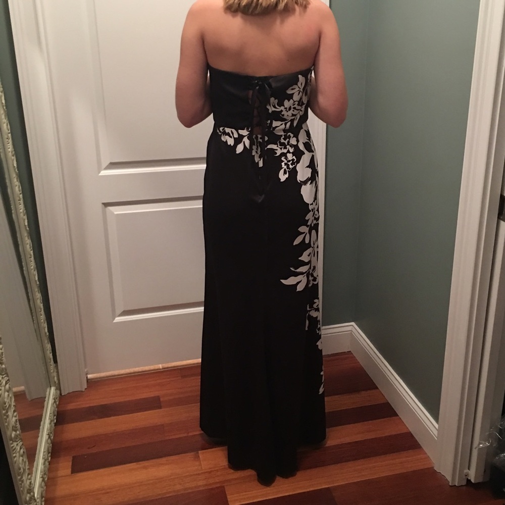 White House Black Market Dress - Picture 2 of 4