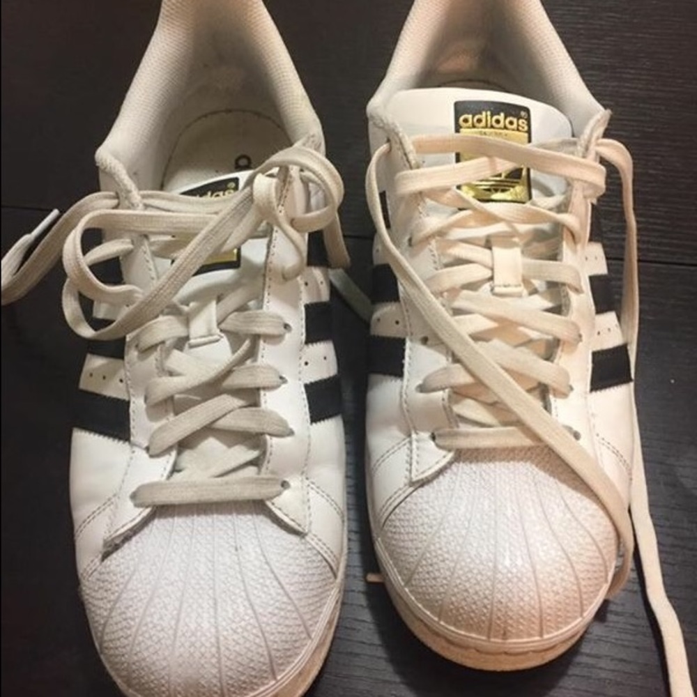Adidas superstars