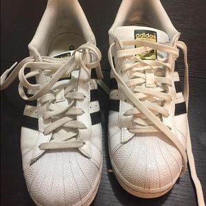 Adidas superstars
