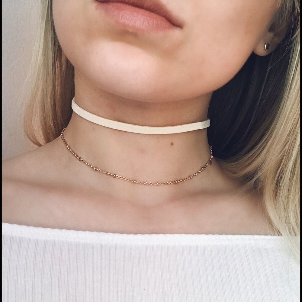 RESTOCKED • suede and gold chain choker • - Picture 3 of 4