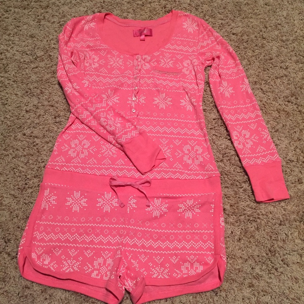 Victoria's Secret Snowflake Sleep Romper