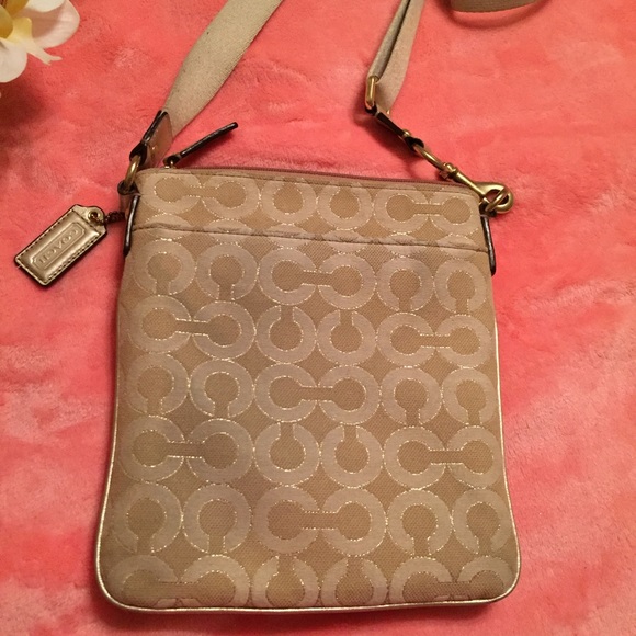 Authentic Coach Cross Body bag - Picture 3 of 4