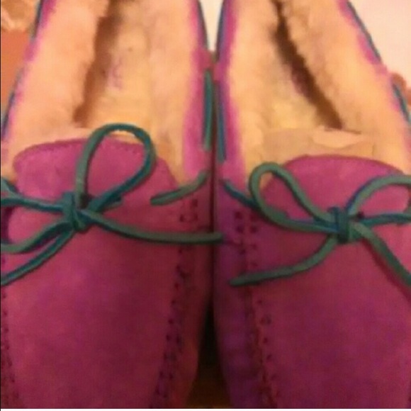Purple ugg slippers - Picture 2 of 2