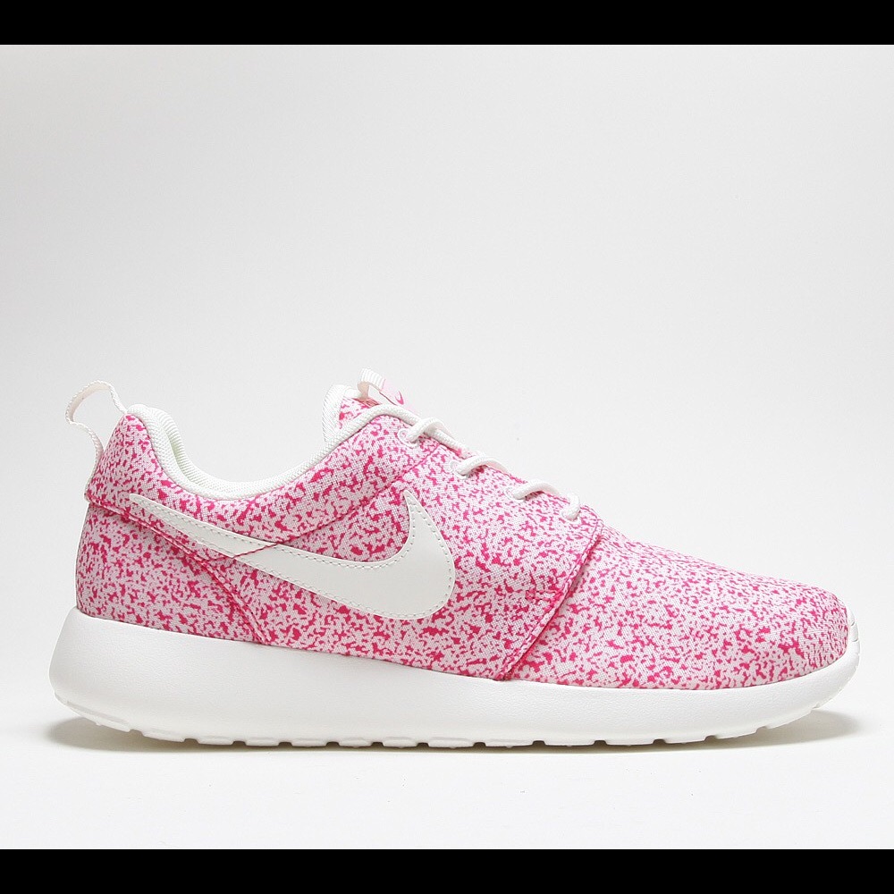 Nike women's Roshe run